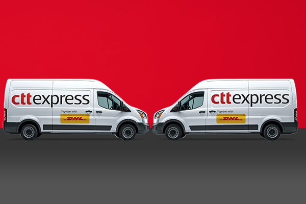 2 carros Ctt expresso e DHL